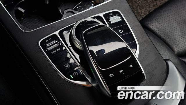 Mercedes-Benz GLC-Class 2019 — photo 17