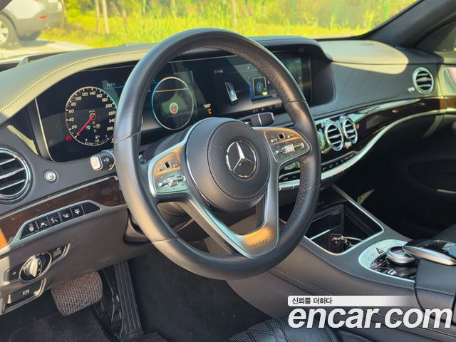 Mercedes-Benz S-Class 2020 — photo 9