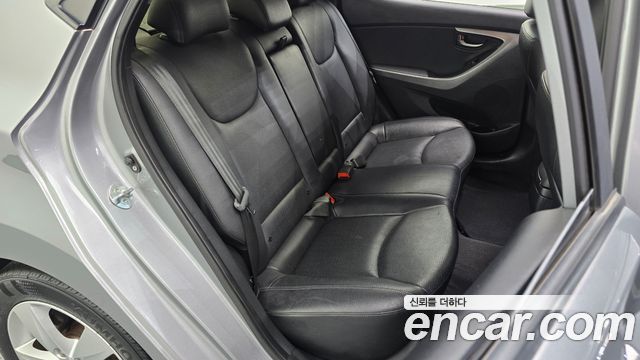 Hyundai AVANTE 2012 — photo 11
