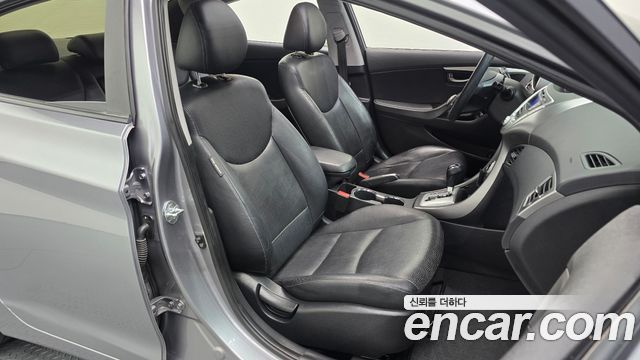 Hyundai AVANTE 2012 — photo 12