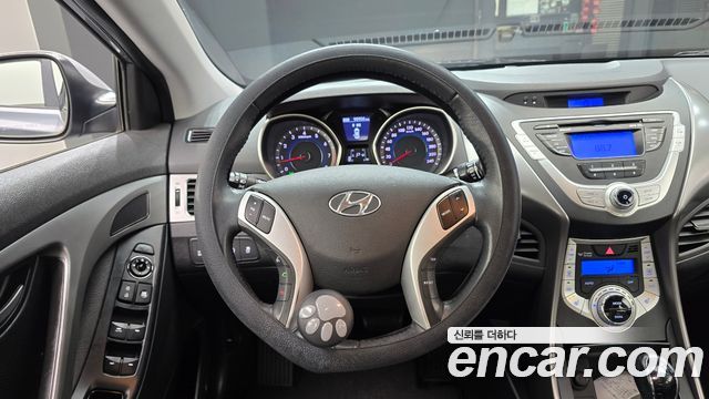 Hyundai AVANTE 2012 — photo 13