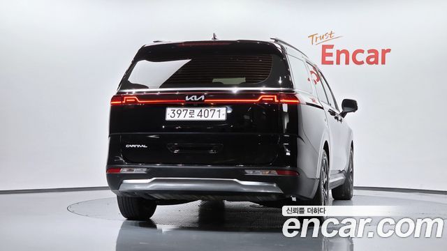 Kia Canival 2023 — photo 4