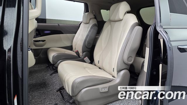 Kia Canival 2023 — photo 18
