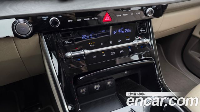 Kia Canival 2023 — photo 24