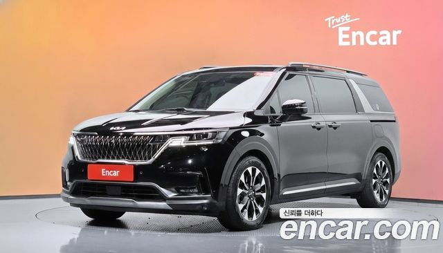 Kia Canival 2023 — photo 1