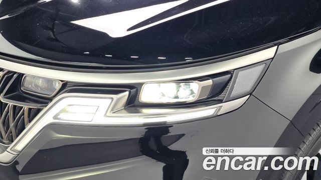 Kia Canival 2023 — photo 8