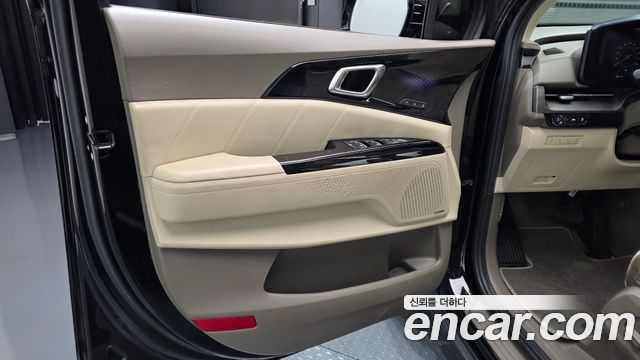 Kia Canival 2023 — photo 15