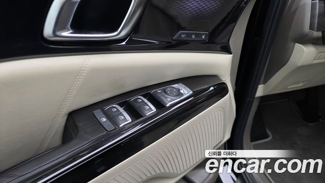 Kia Canival 2023 — photo 31