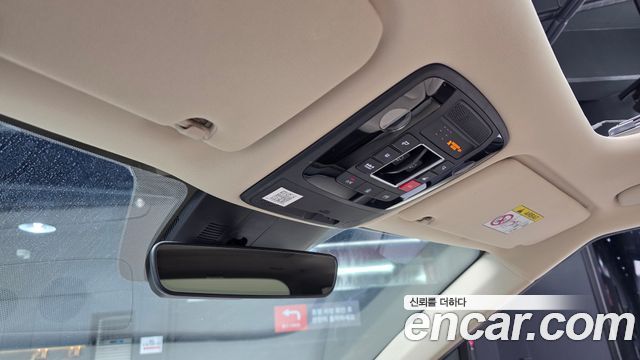 Kia Canival 2023 — photo 32