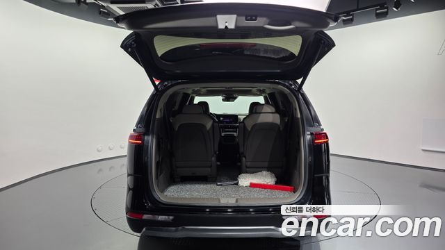 Kia Canival 2023 — photo 35