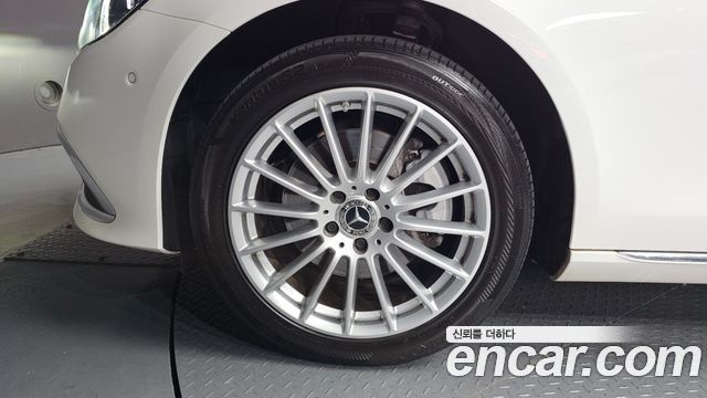 Mercedes-Benz E-Class 2021 — photo 5
