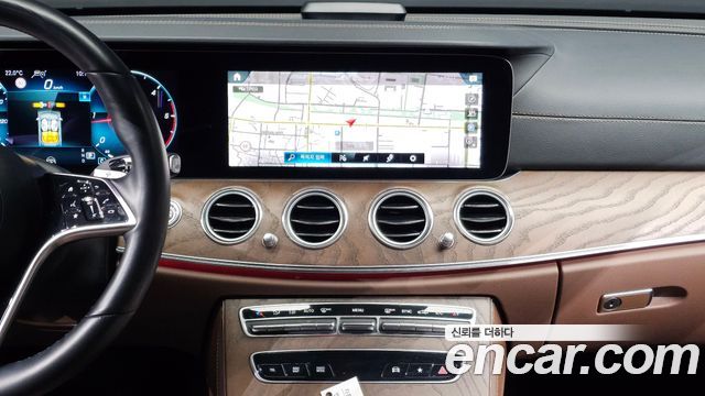 Mercedes-Benz E-Class 2021 — photo 15