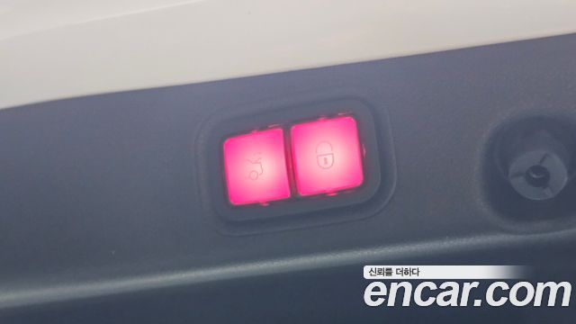 Mercedes-Benz E-Class 2021 — photo 20