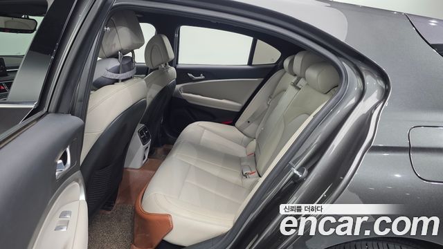 Genesis G70 2023 — photo 11
