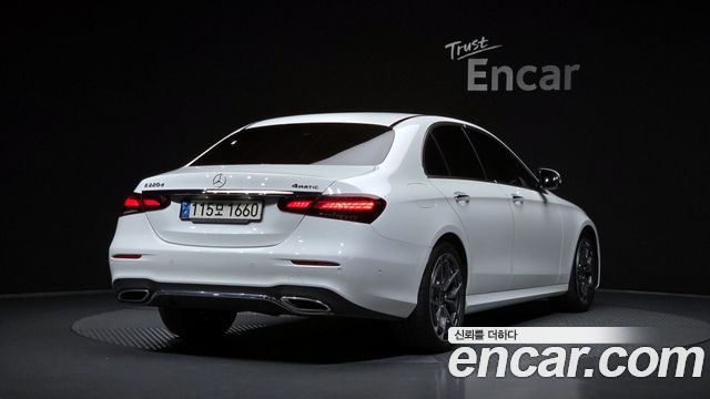 Mercedes-Benz E-Class 2022 — photo 2