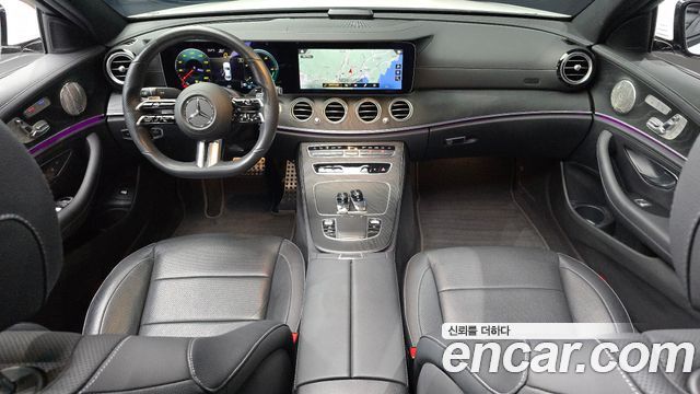 Mercedes-Benz E-Class 2022 — photo 10