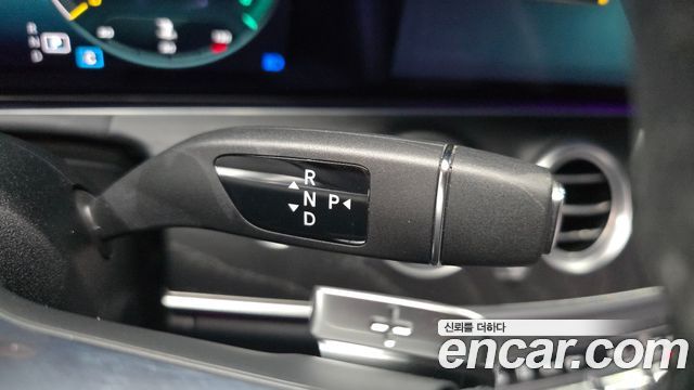 Mercedes-Benz E-Class 2022 — photo 12