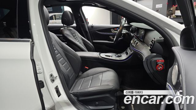 Mercedes-Benz E-Class 2022 — photo 18
