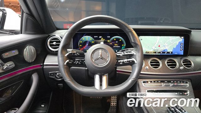 Mercedes-Benz E-Class 2022 — photo 19