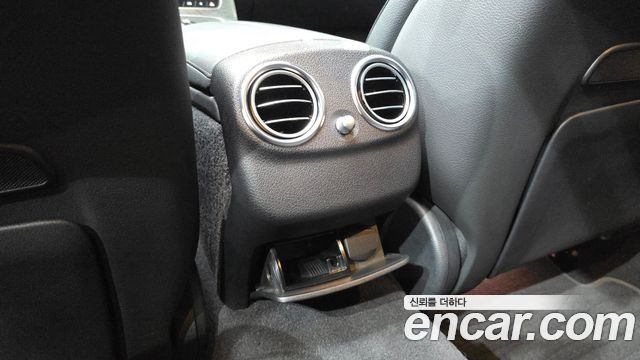 Mercedes-Benz E-Class 2022 — photo 29