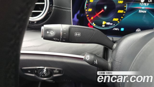 Mercedes-Benz E-Class 2022 — photo 30