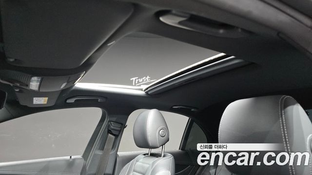 Mercedes-Benz E-Class 2022 — photo 33