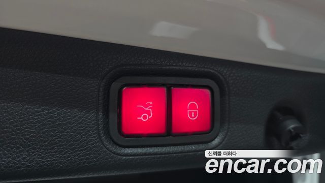 Mercedes-Benz E-Class 2022 — photo 35