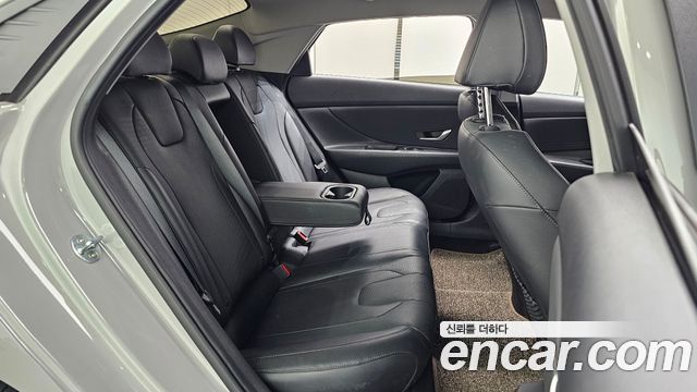 Hyundai AVANTE 2021 — photo 17