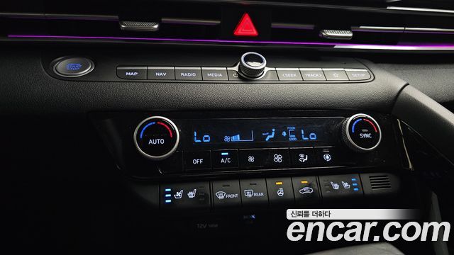 Hyundai AVANTE 2021 — photo 31