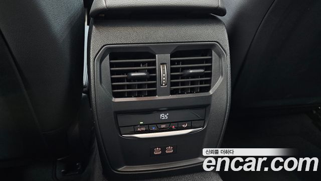 BMW 3-Series 2025 — photo 34