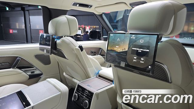Land Rover Range Rover 2026 — photo 17