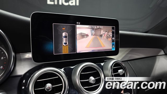 Mercedes-Benz C-Class 2019 — photo 15