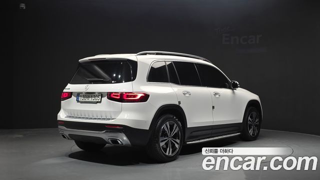 Mercedes-Benz GLB-Class 2021 — photo 2