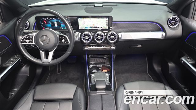 Mercedes-Benz GLB-Class 2021 — photo 10