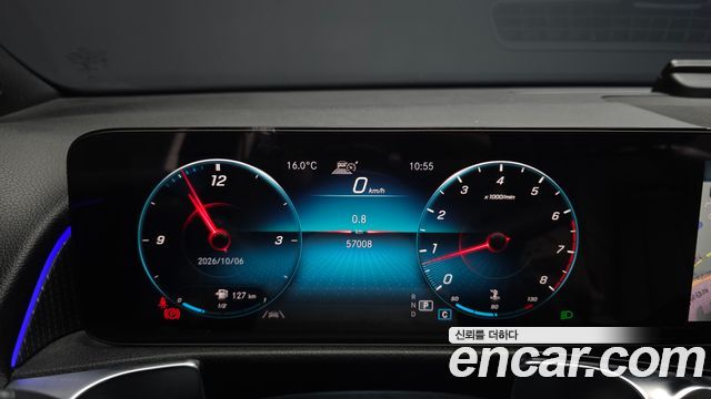 Mercedes-Benz GLB-Class 2021 — photo 11