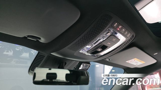 Mercedes-Benz GLB-Class 2021 — photo 25