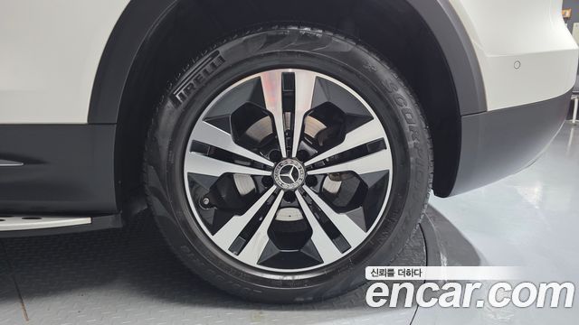 Mercedes-Benz GLB-Class 2021 — photo 7