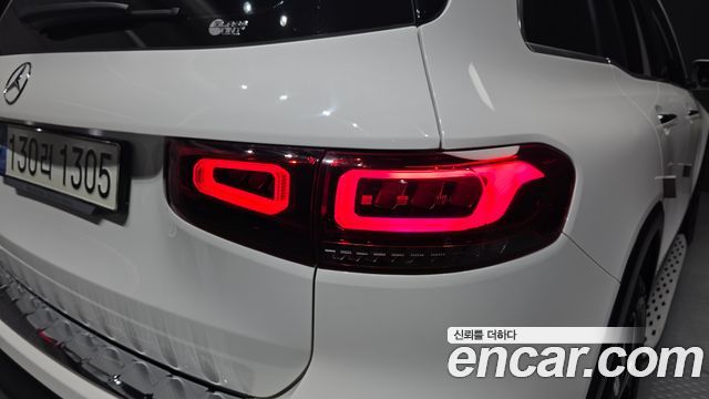 Mercedes-Benz GLB-Class 2021 — photo 9