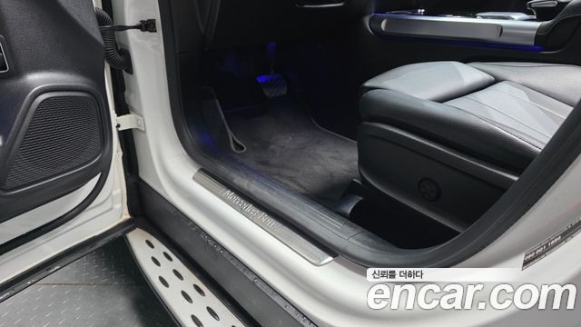Mercedes-Benz GLB-Class 2021 — photo 32