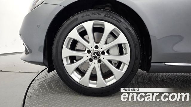 Mercedes-Benz E-Class 2018 — photo 5