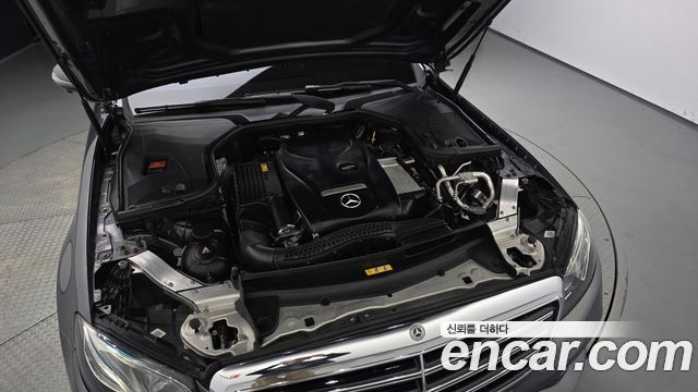 Mercedes-Benz E-Class 2018 — photo 6
