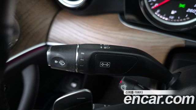 Mercedes-Benz E-Class 2018 — photo 29