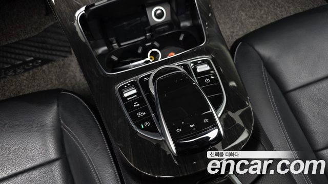 Mercedes-Benz E-Class 2018 — photo 32
