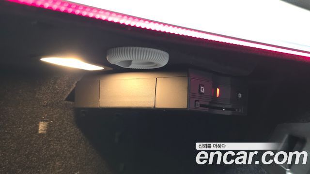 Mercedes-Benz E-Class 2018 — photo 33