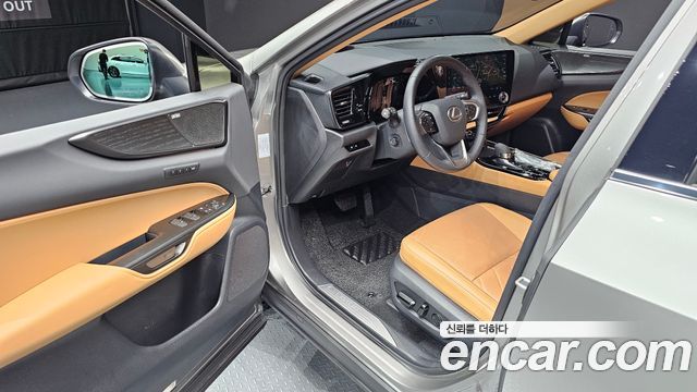 Lexus NX 2025 — photo 10