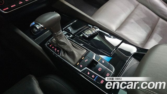 Kia K7 2016 — photo 12