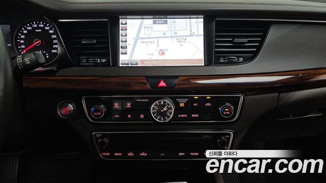 Kia K7 2016 — photo 19