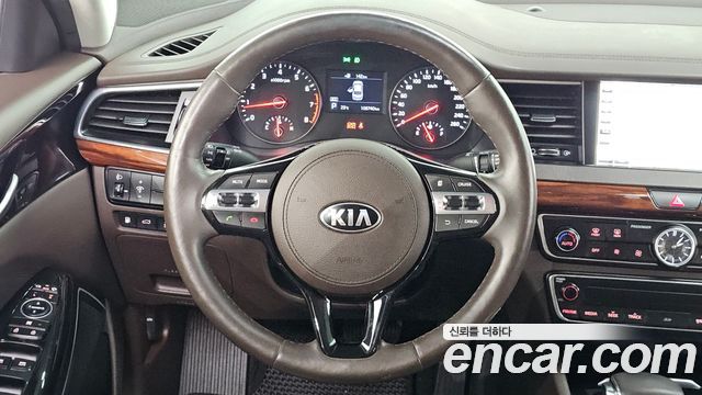 Kia K7 2016 — photo 20