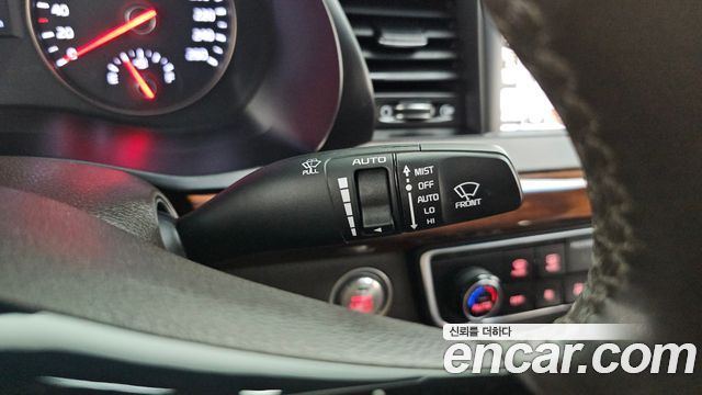 Kia K7 2016 — photo 28