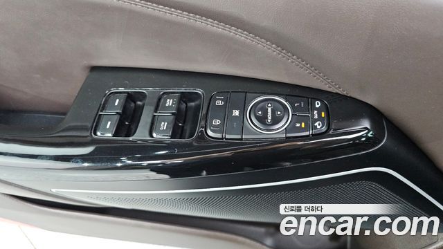Kia K7 2016 — photo 30